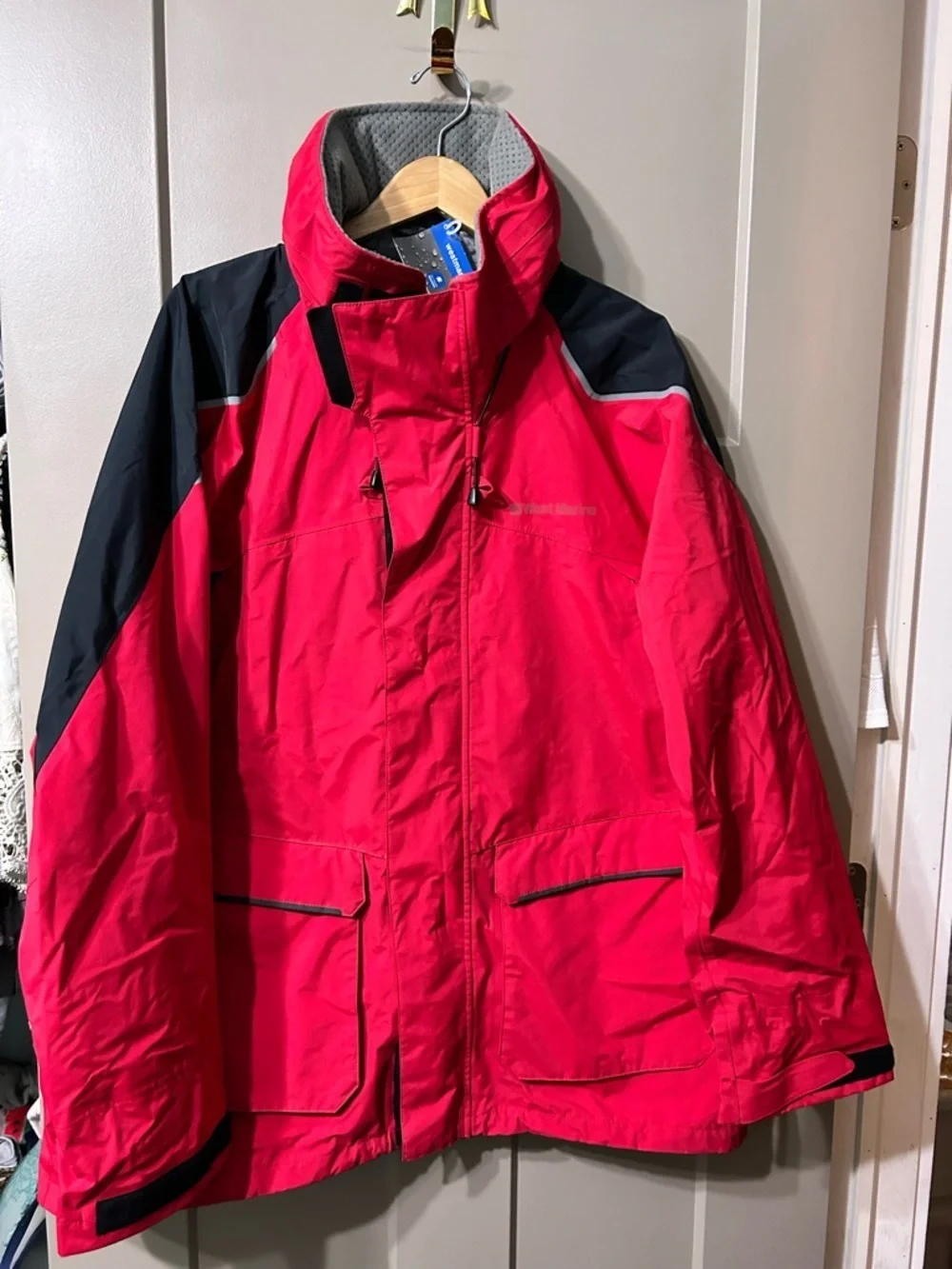 West Marine Third Reef 3L foul weather jacket Nautical Boating NWT Red Black Yel